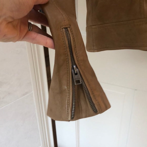 Leather jacket - Picture 4 of 6